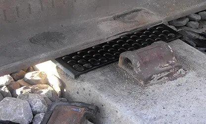 Resistant railway rubber for tracks and industrial components